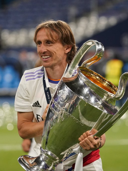 UFC格斗之夜：宋亚东技术判定胜赛胡多