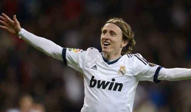 复出即无敌！约基奇状态拉满爆砍39+10+10，掘金力克无字利的雄鹿