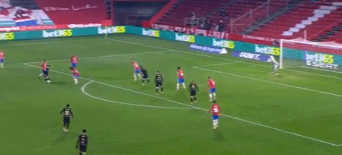 年薪2亿年薪，转会费将超过5300万！沙特不放弃萨拉赫，新月最可能出手