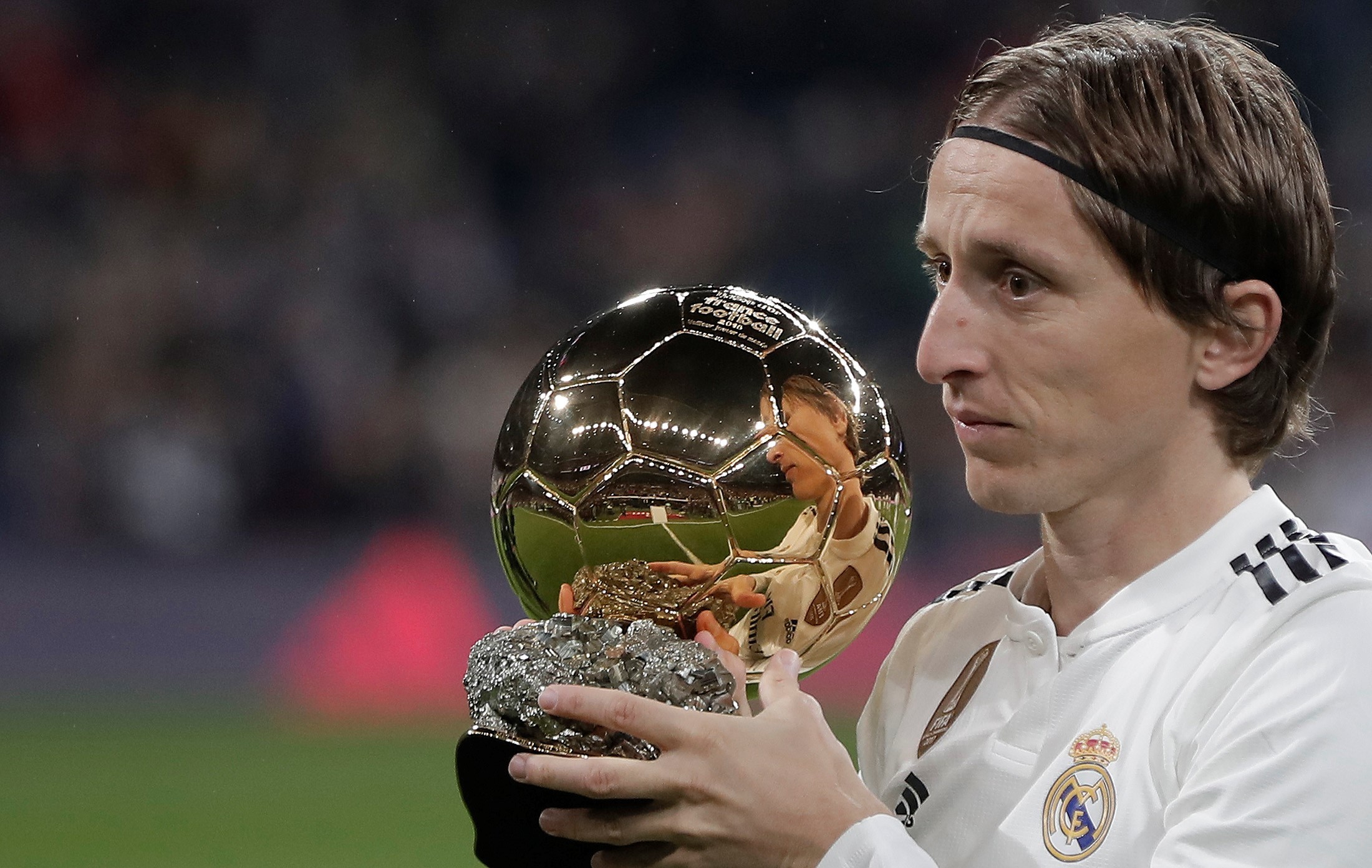 下半场隐身！狄龙24中10得到23分4篮板4助攻