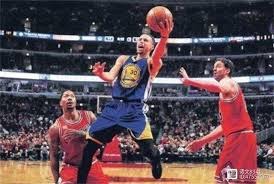 泰晤士：范戴克等人的续约谈判还在继续，利物浦在找左后卫