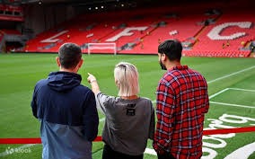 大谷翔平在 2024 年宣布将其个人品牌 Logo 与道奇球场进行深度联名合作